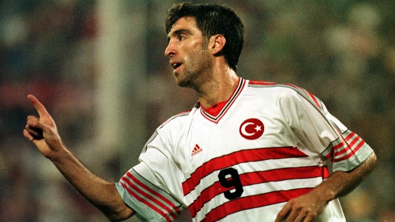 Top 5 cầu thủ Thổ Nhĩ Kỳ nổi tiếng nhất: Bom xịt của Barca
